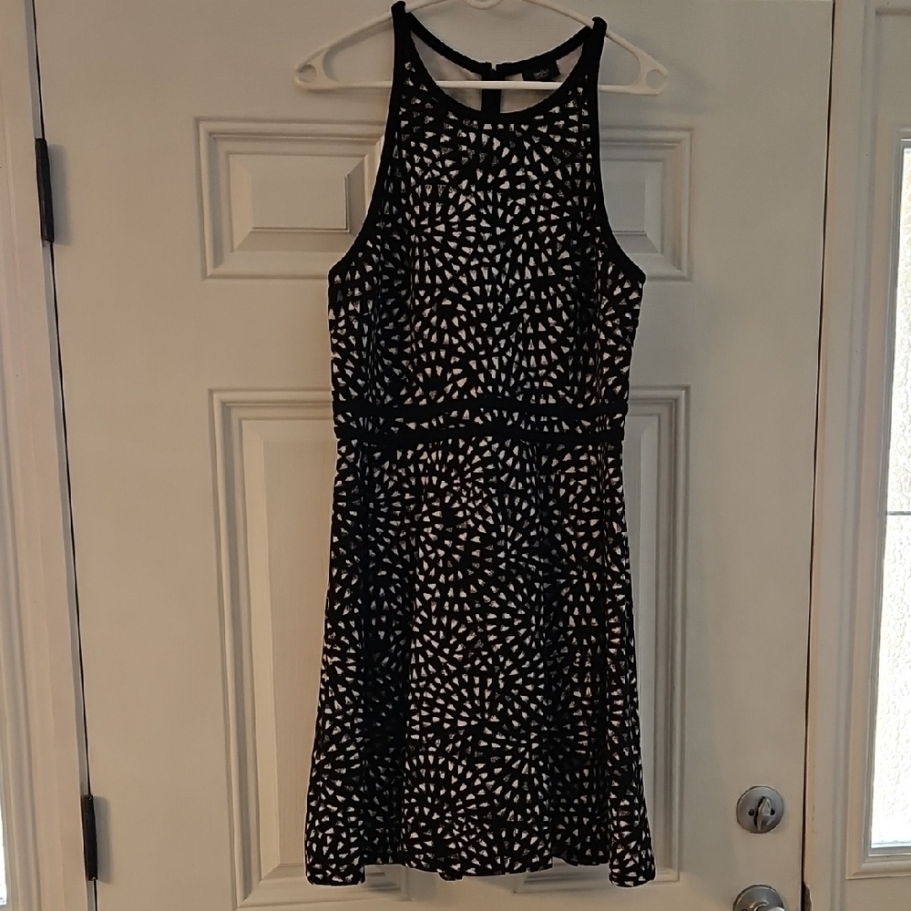 Black and White Patterned Women's Dress